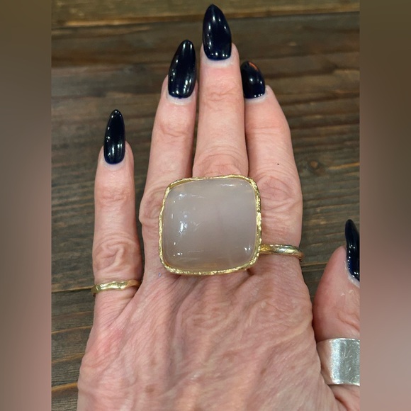 Milky Quartz & Bronze Statement Ring     Sz 7 - Picture 9 of 9